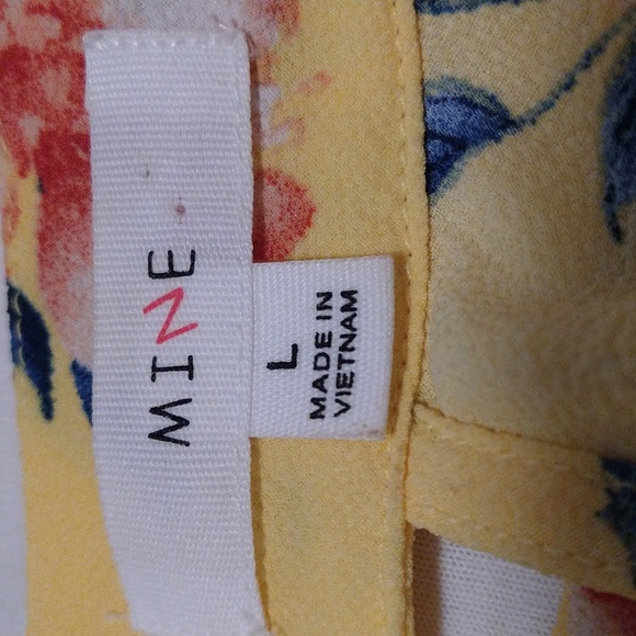 Unique Ladies Top - Picture 8 of 8